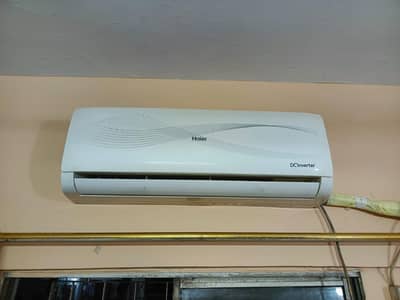 Haier 1 Ton AC DC invertor For Sale – Excellent Condition