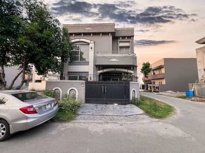 Original Ad 5 Marla Corner House Available for Rent in DHA Lahore
