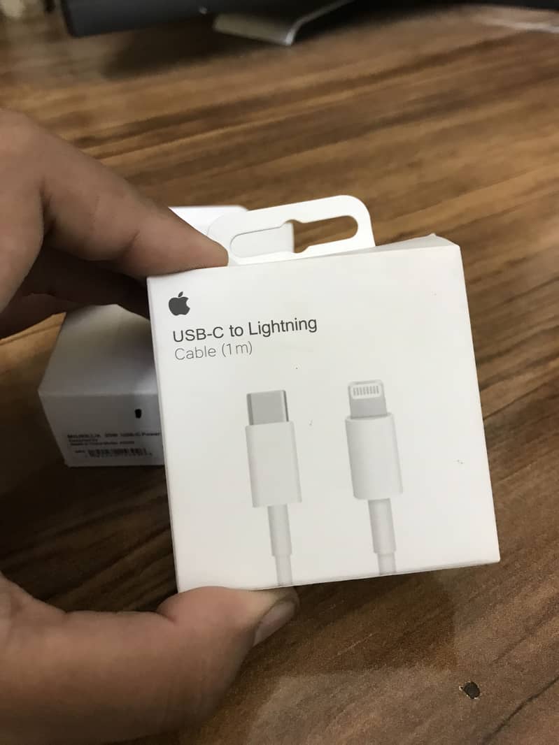 IPHONE (13) 11