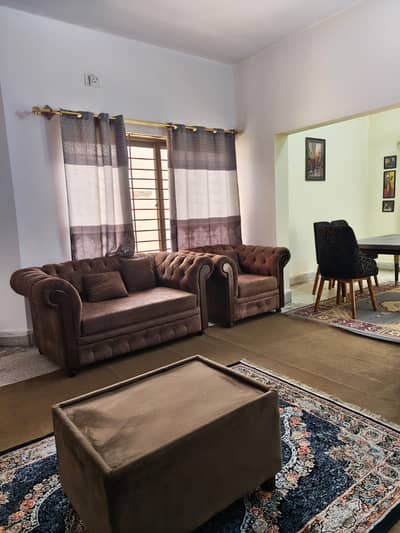 Malik furnisher 5 seater