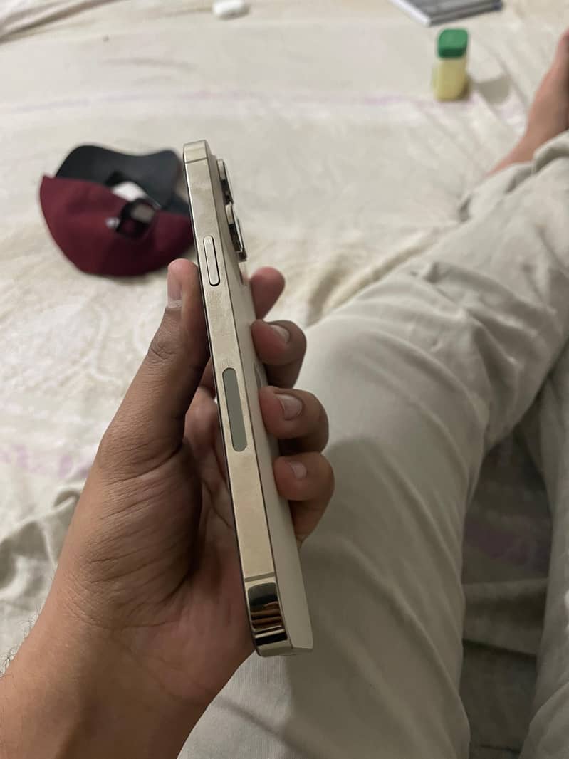 iphone 14 pro max 4