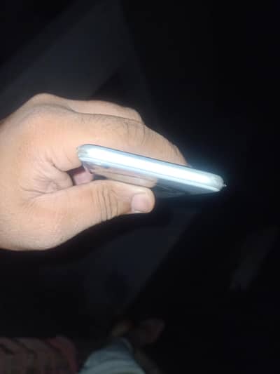 iPhone se 2020 iCloud lock  20000