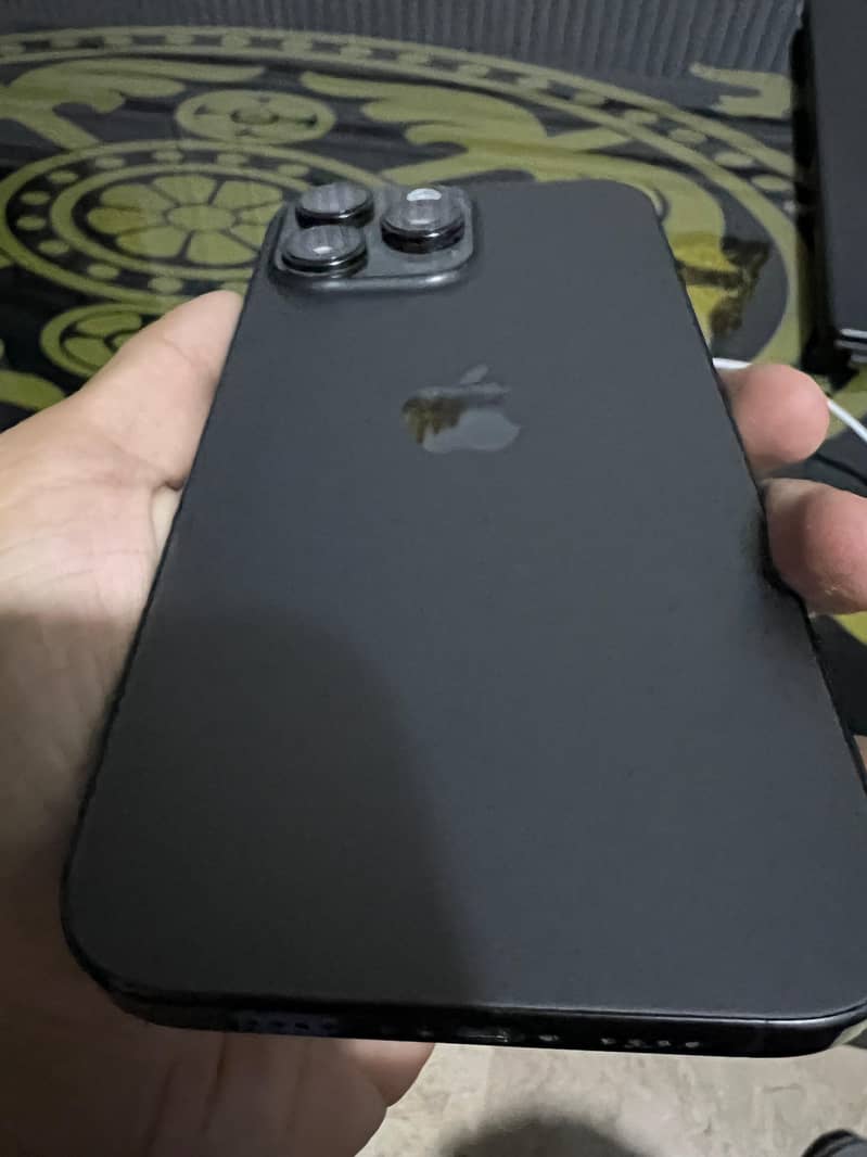 iphone 16 pro max 1