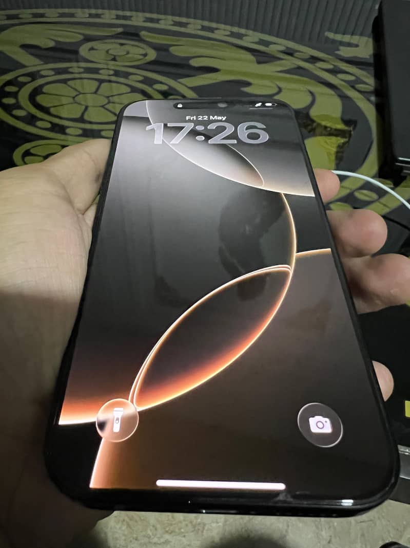 iphone 16 pro max 4