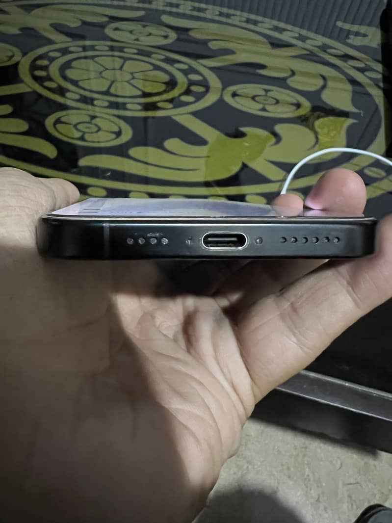 iphone 16 pro max 8
