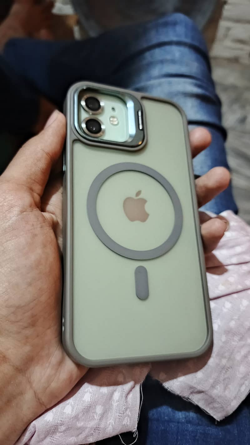 Apple iPhone 12 1