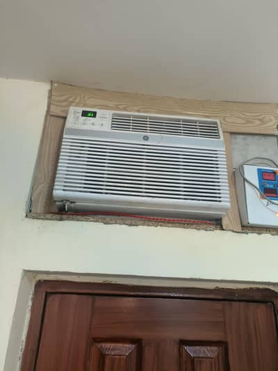 GE Window AC for Sale – Excellent Condition