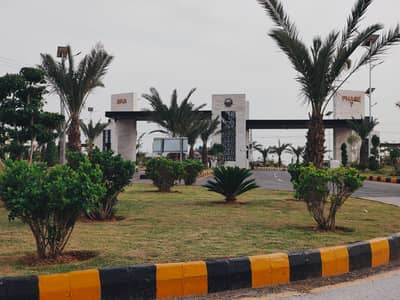In DHA Phase 7 (Old DHA Valley) A Very Beautiful and Prime Location's 8 Marla DHA Homes for Sale and Purchase.