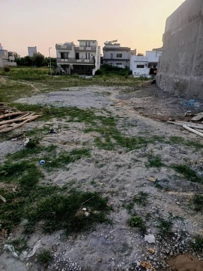 10 Marla Residential plot in University Town D-Block