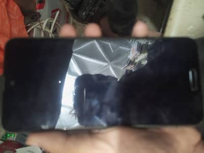 sharp Aquos R2