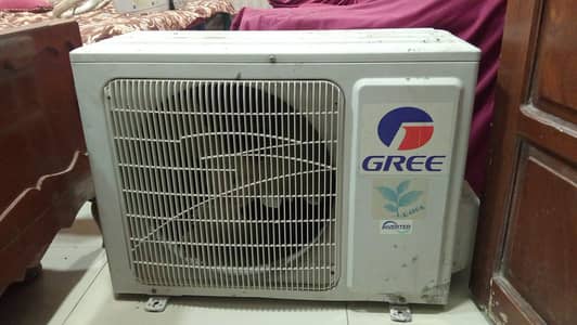 Gree A. c 1 ton G10 model fresh condition  outdoor fresh  10/10