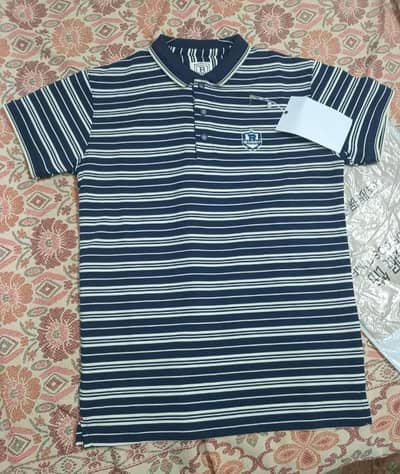 Mens brand new tshirt new arrival Medium size.