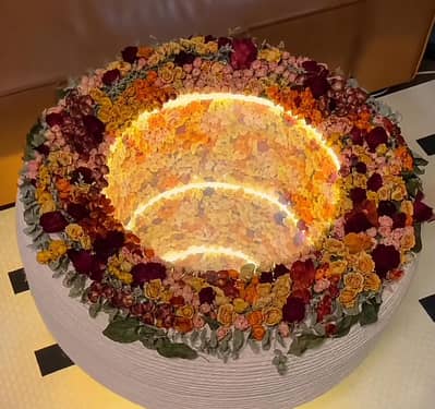 Decoration selling