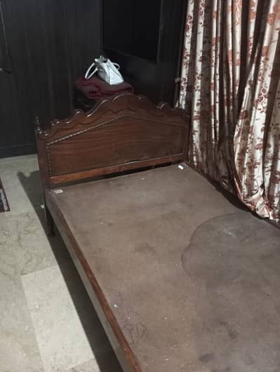 wooden bed set