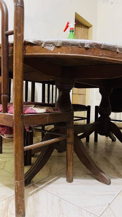 Dining table with 6 chairs