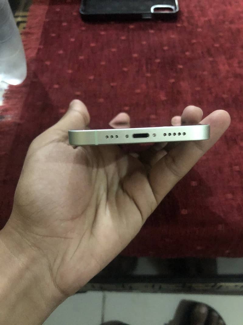 Apple iPhone 12 FU 4