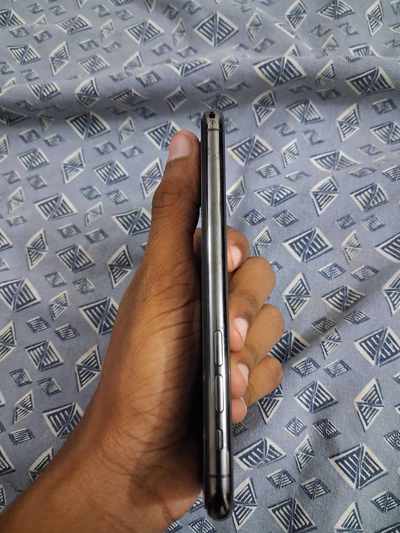 iPhone 11 Pro urgent sale 4