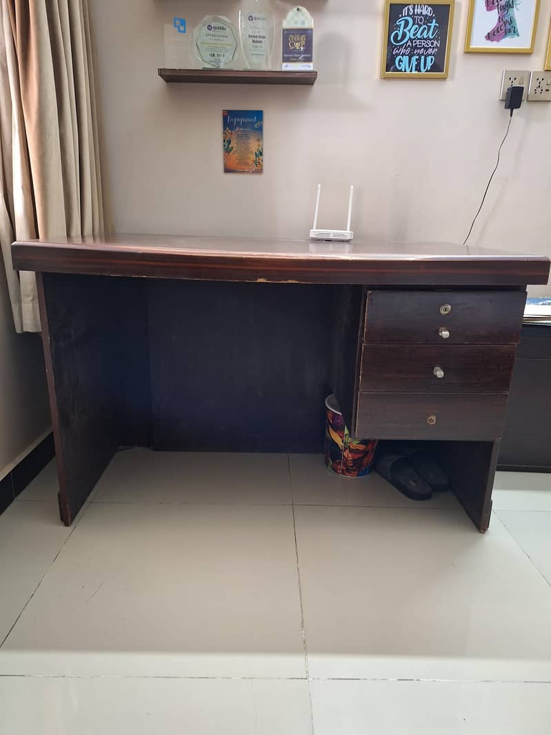 desk / study table 0