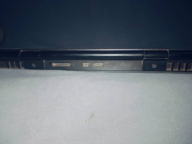 Dell Alienware 17 r2 6