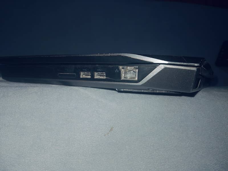 Dell Alienware 17 r2 8