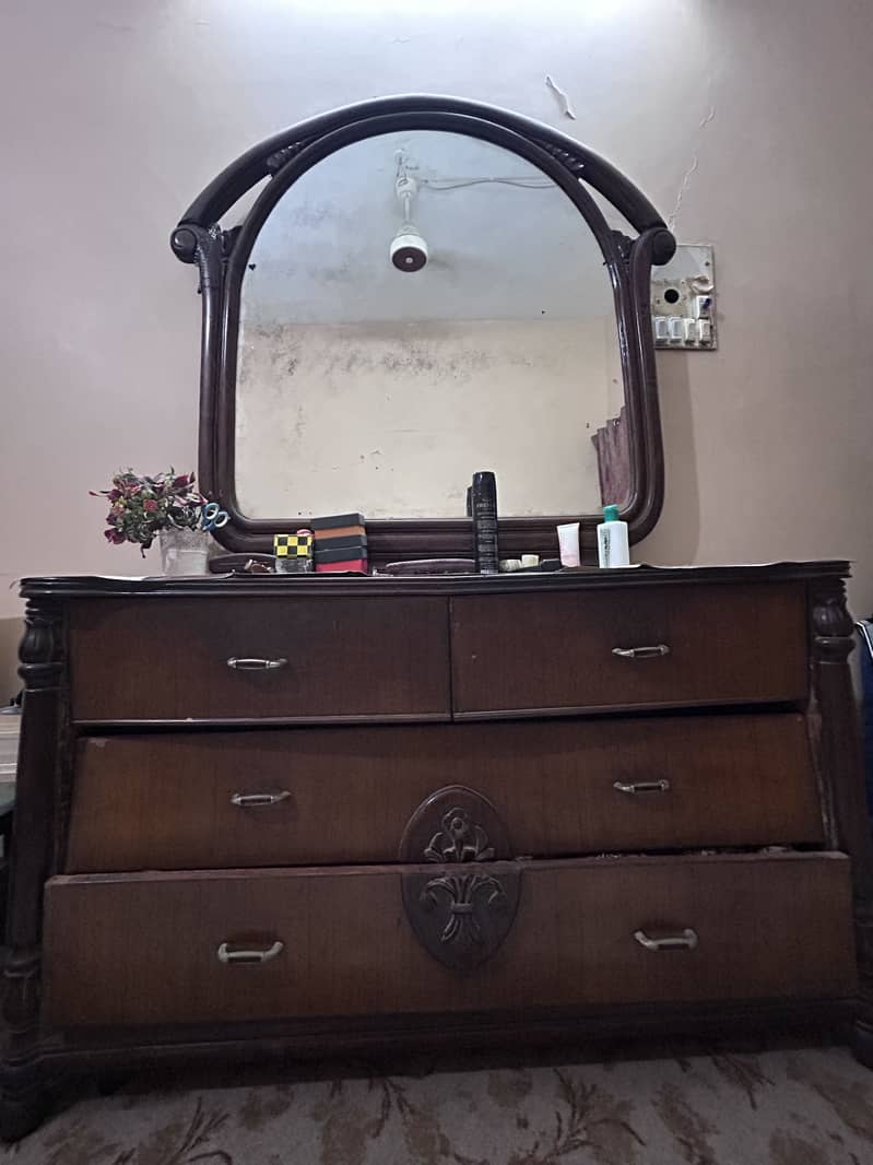 Dressing table selling 0