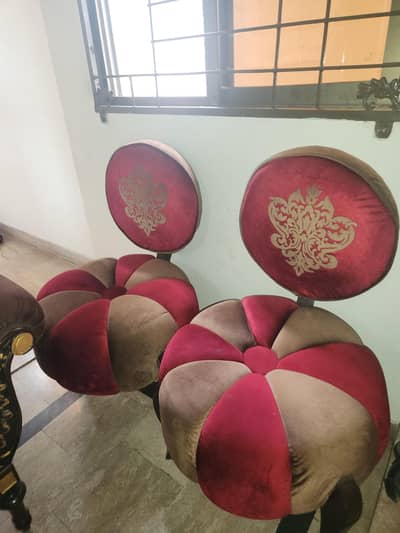 WOODEN CHAIRS