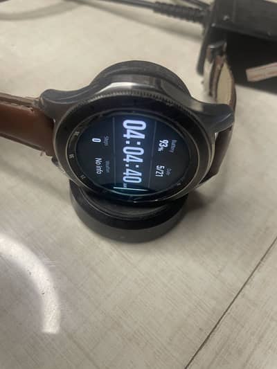 Samsung galaxy watch (1589) call 03240091705