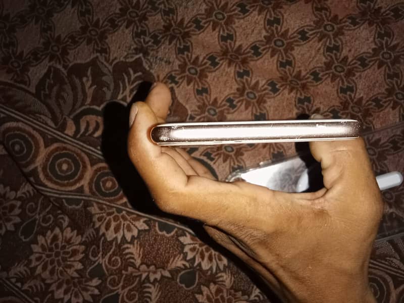 Apple iPhone 8 Plus 3