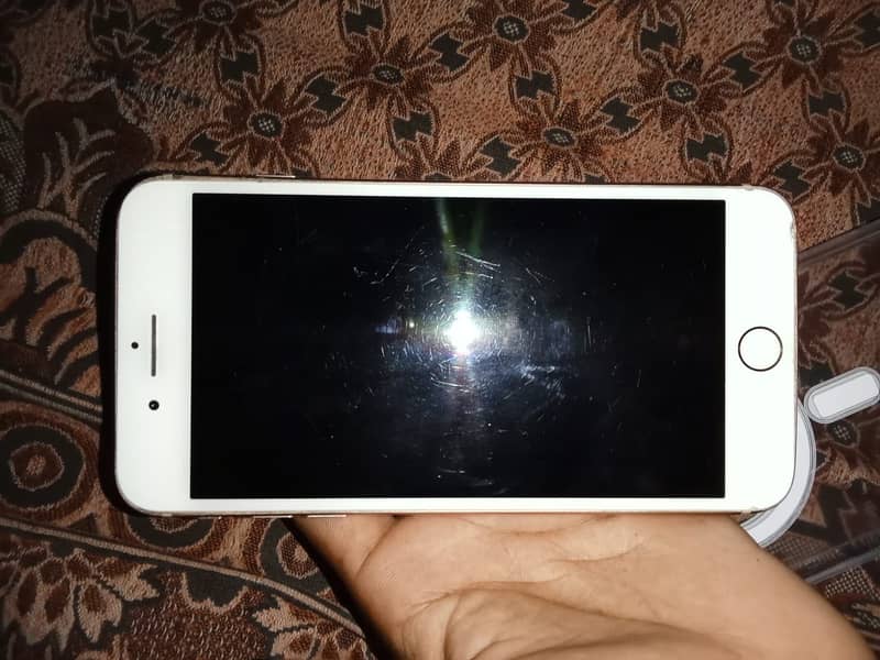 Apple iPhone 8 Plus 4