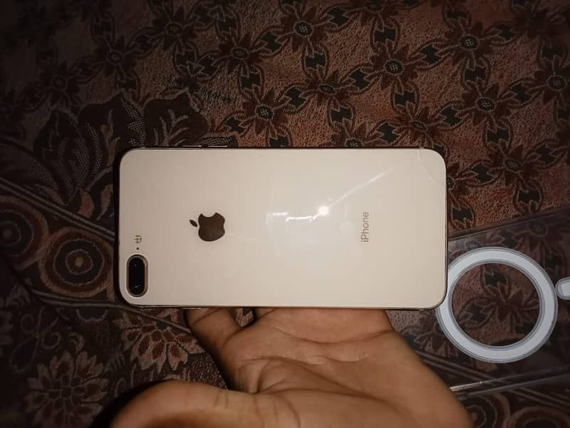 Apple iPhone 8 Plus 5