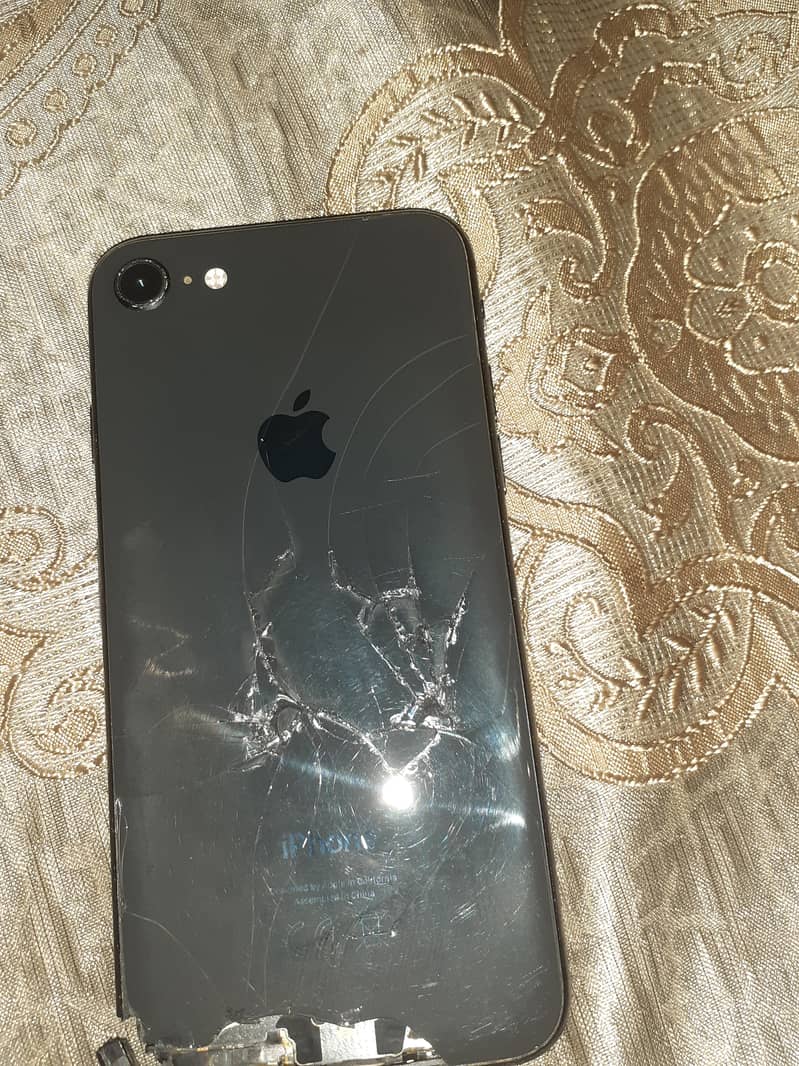 Apple iPhone 8 1