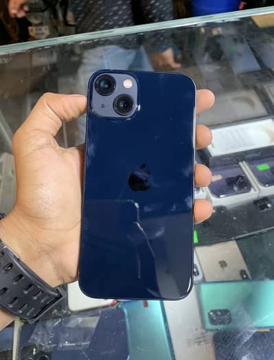 Apple iPhone 13