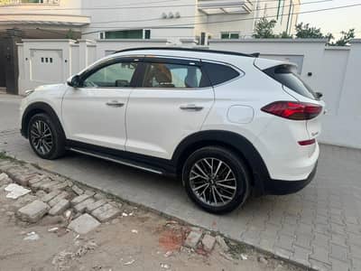 hyundia tuson