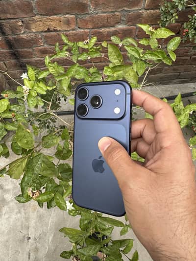 17 Pro 256Gb Fu Phy+ Esim