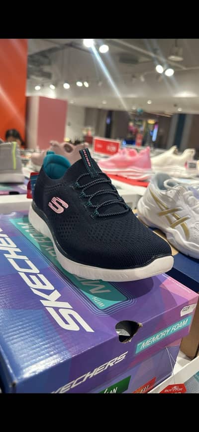 Brand new sketchers