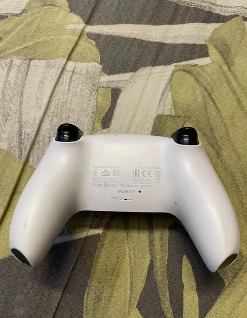 ps5 slim 4
