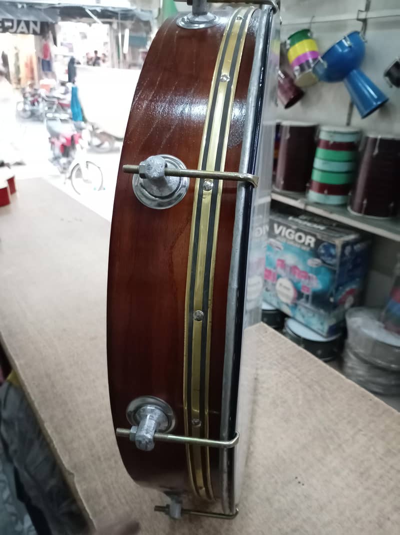 MUSICAL INSTRUMENTS 10