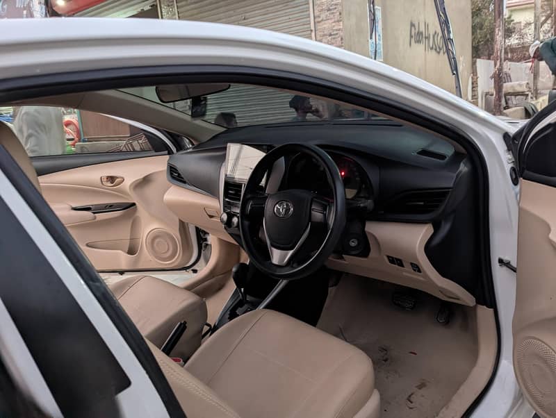 Yaris 2021 automatic 8