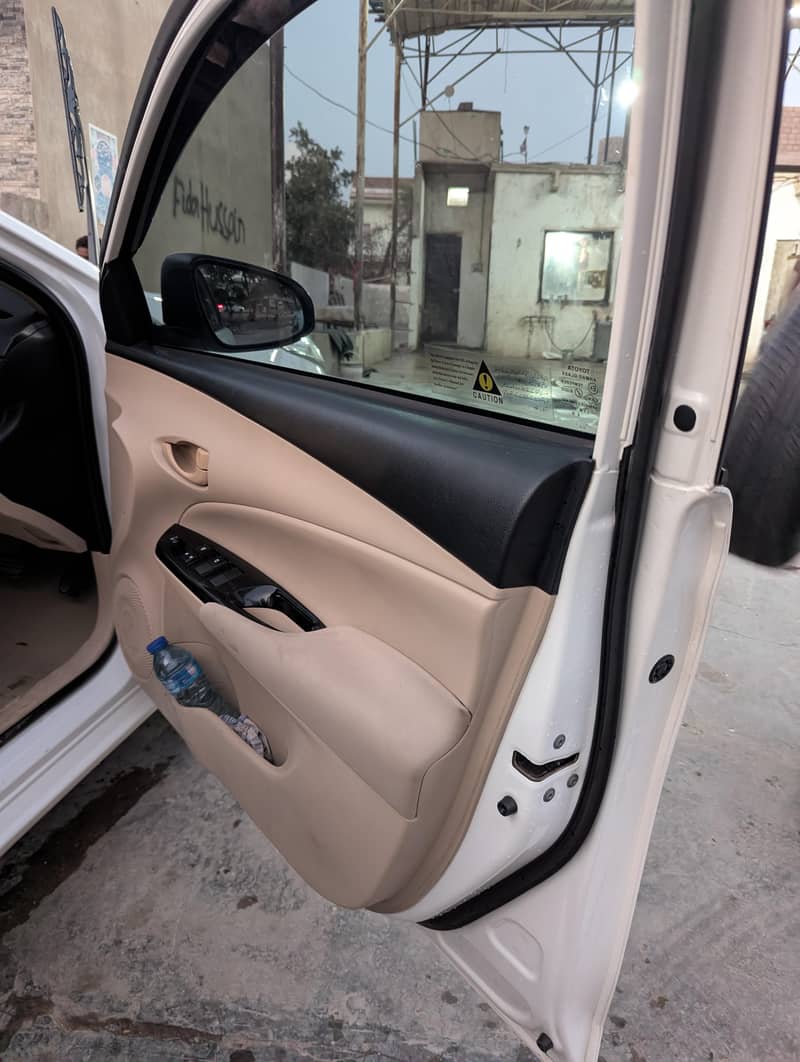 Yaris 2021 automatic 9