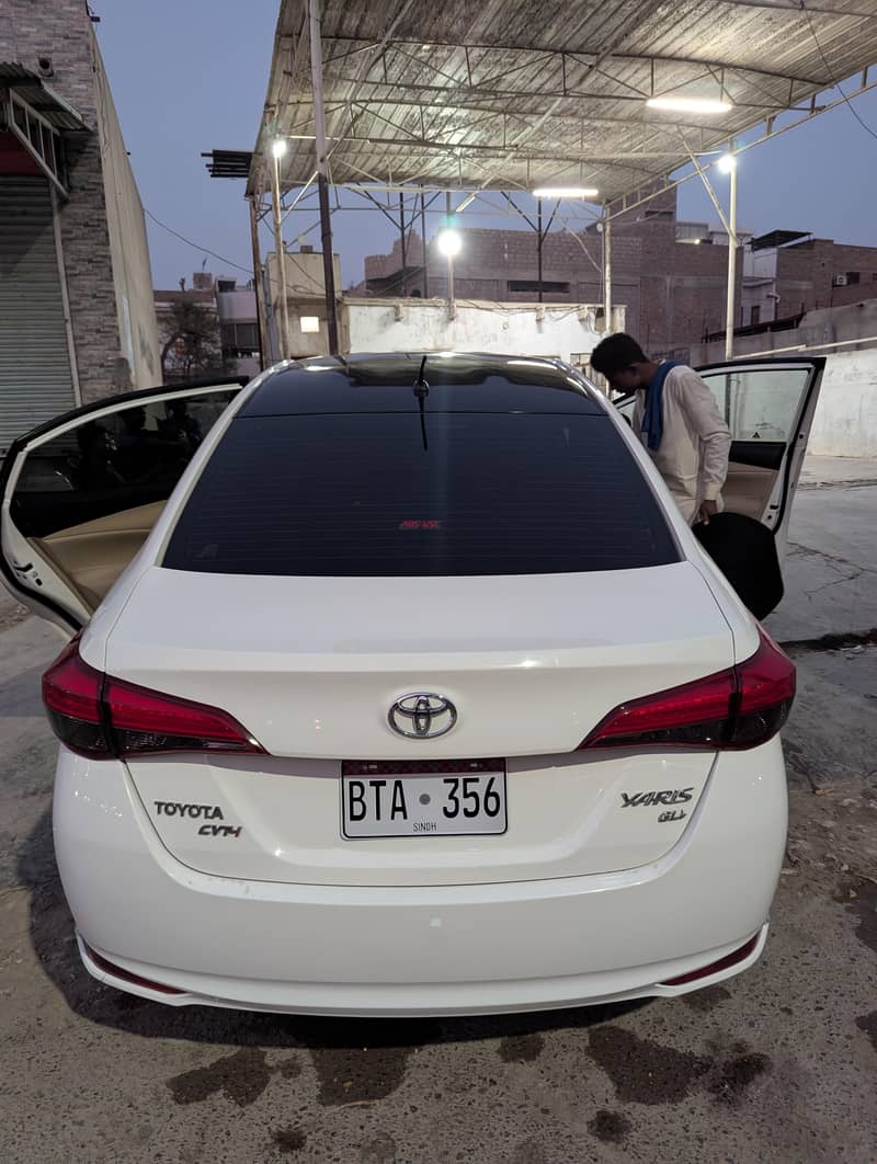 Yaris 2021 automatic 12