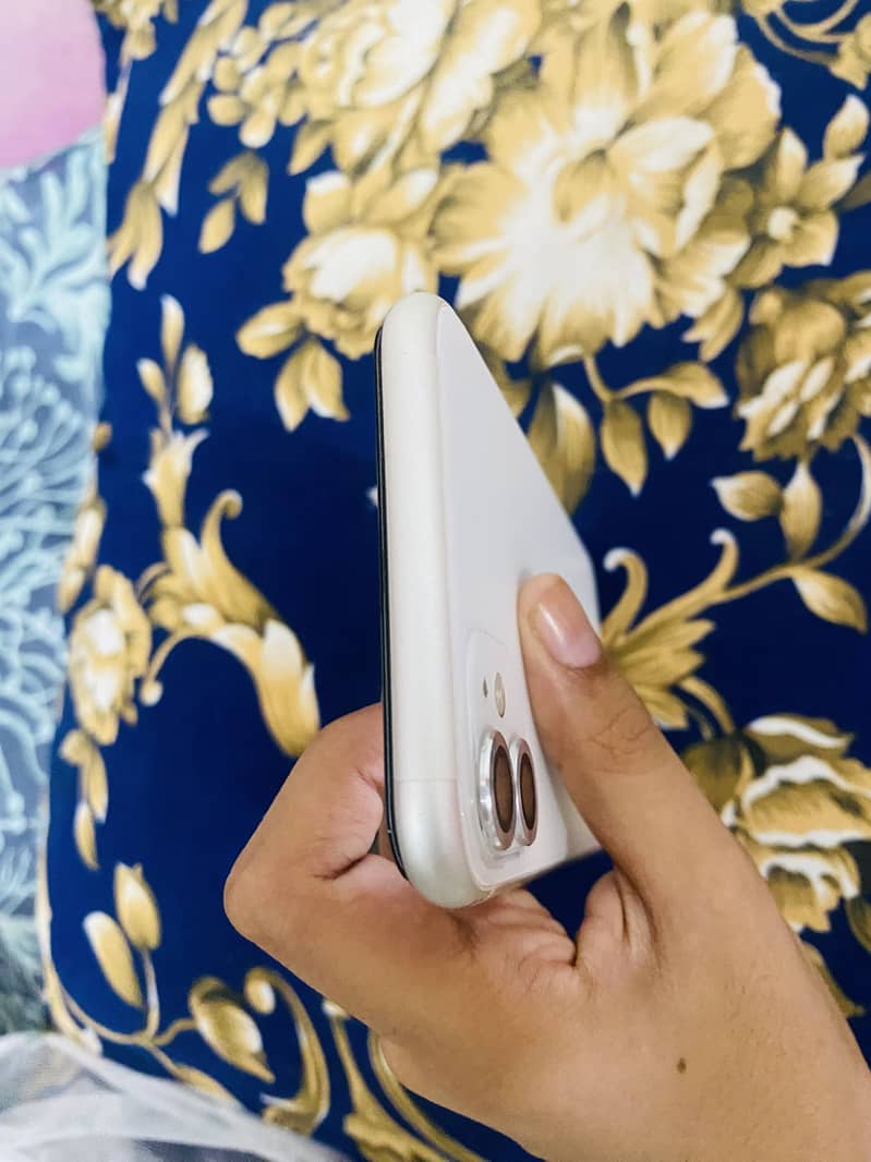 Apple iPhone 11 6