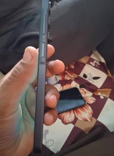 Samsung a 16 look like new