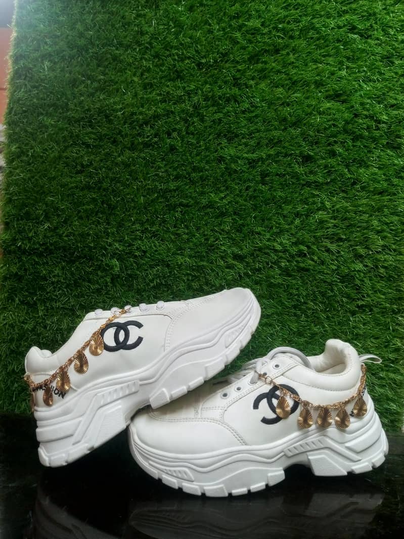 Girls shoes branded 0