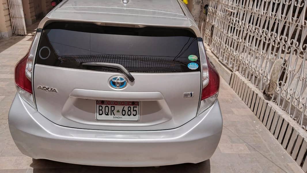 car vitz 2