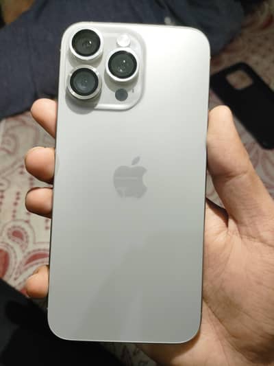 iPhone 15 Pro Max 256GB (JV) - 99% Health / Only 76 Cycles! 10/10