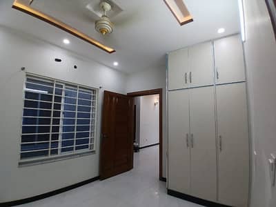 9 Marla Beautiful Corner Ground Portion For Rent In G14.4.
