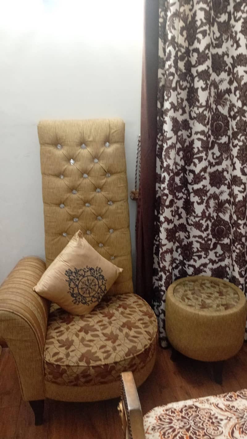 single side table with round table 3