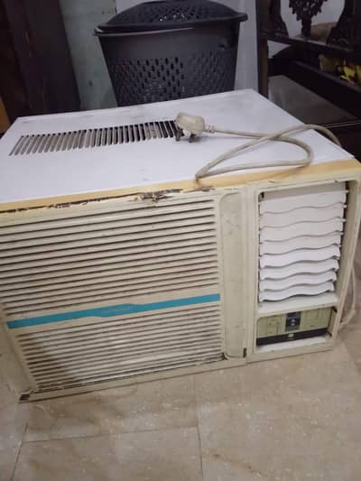1.5  tun window AC skywood company .