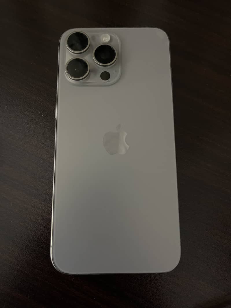 IPHONE 15 PRO MAX 1