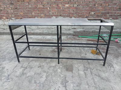 Cutting Table with mixture basket
